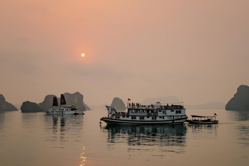 Halong Bay 3 Days/ 2 Nights on Boat (Full Kayak)